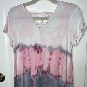 PREOWNED JUSTICE ACTIVE SHORT SLEEVE TOP WITH KEYHOLES AND LACE ALINE BOTTOM